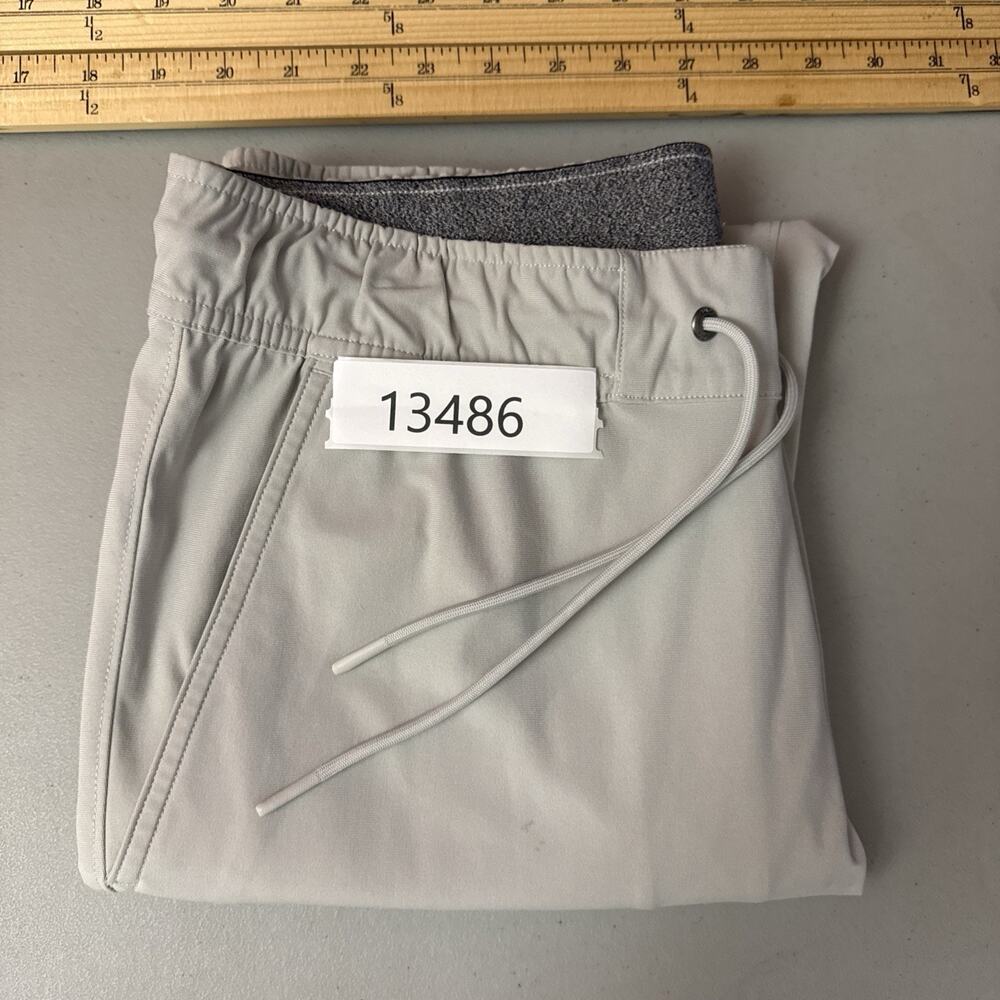 Vuori Meta Elastic Waist Pant Mens Medium Sand Performance Pull On Stretch V463 - Picture 12 of 12